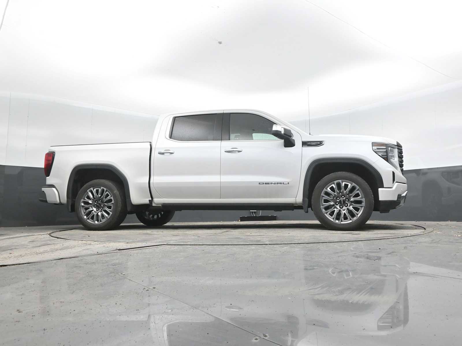 Used 2025 GMC Sierra 1500 Denali Ultimate AWD/4WD image 29