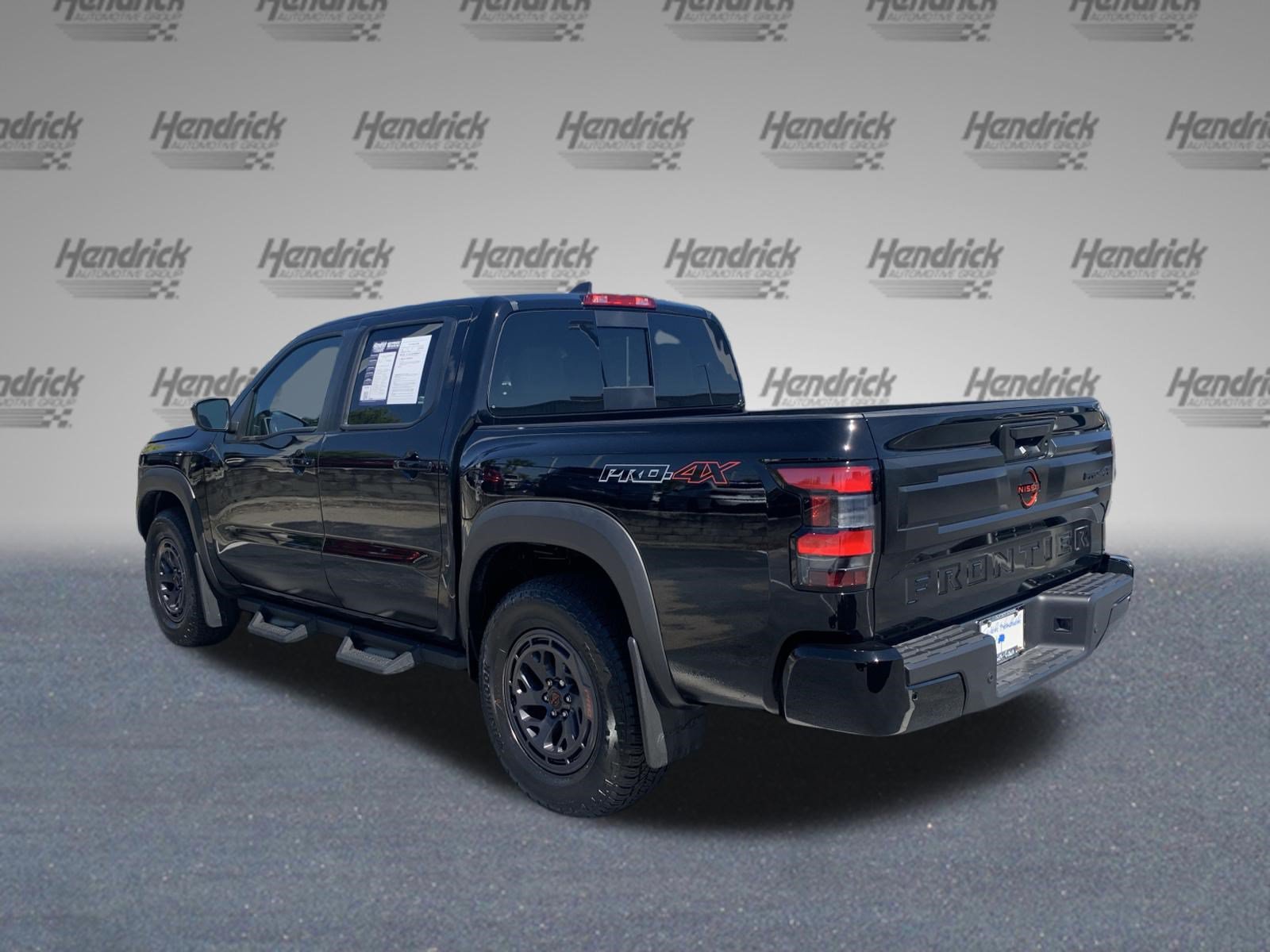 Used 2025 Nissan Frontier PRO-4X AWD/4WD image 8