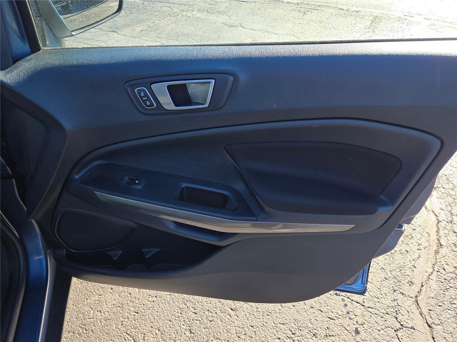 Used 2021 Ford EcoSport SE image 6