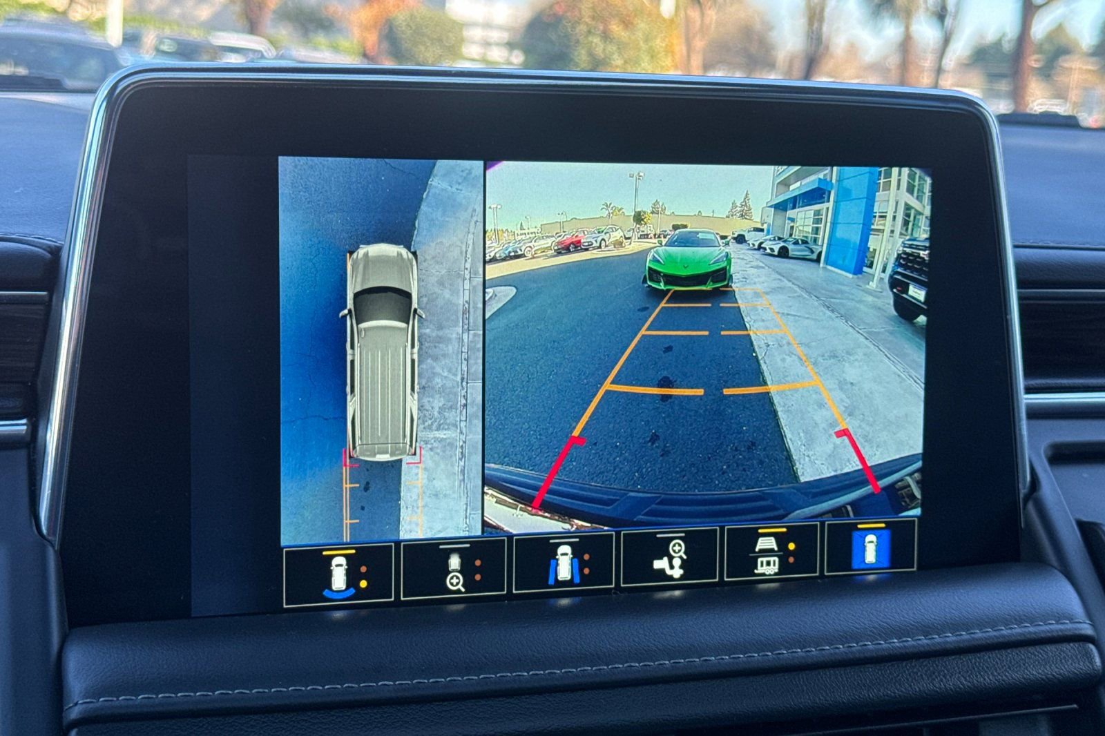 Used 2022 Chevrolet Tahoe Z71 w/ Off-Road Capability Package image 27