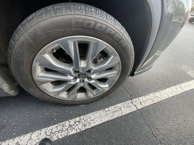 Used 2021 Toyota Highlander Limited image 12