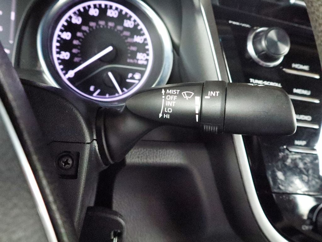 Used 2020 Toyota Camry LE FWD image 31