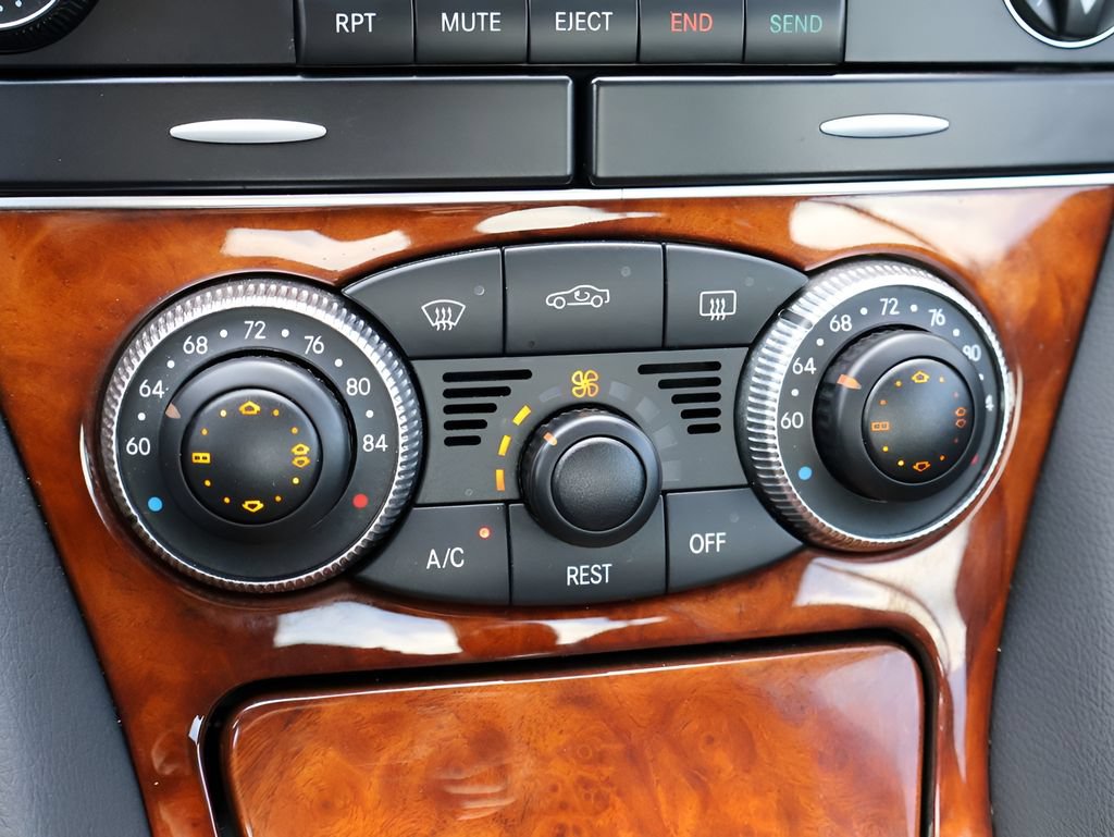 Used 2008 Mercedes-Benz SL 550 image 27