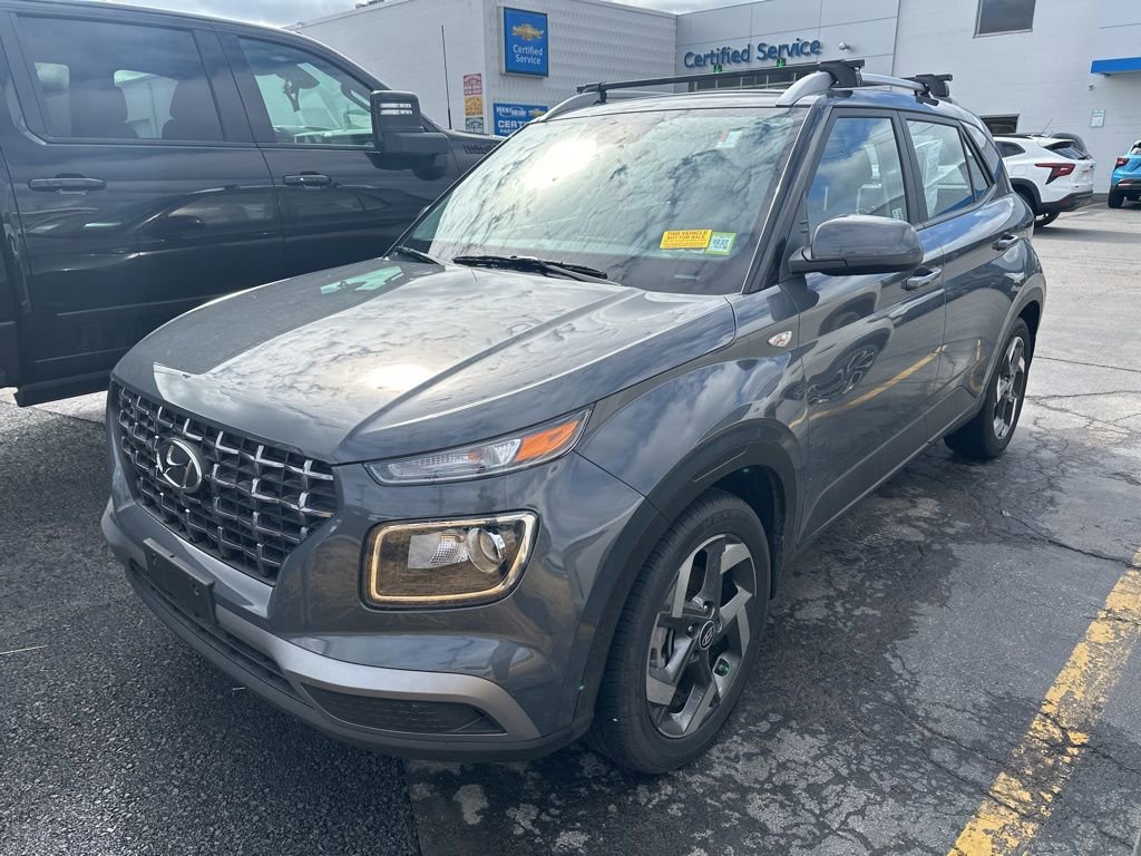 Used 2025 Hyundai Venue SEL FWD image 5
