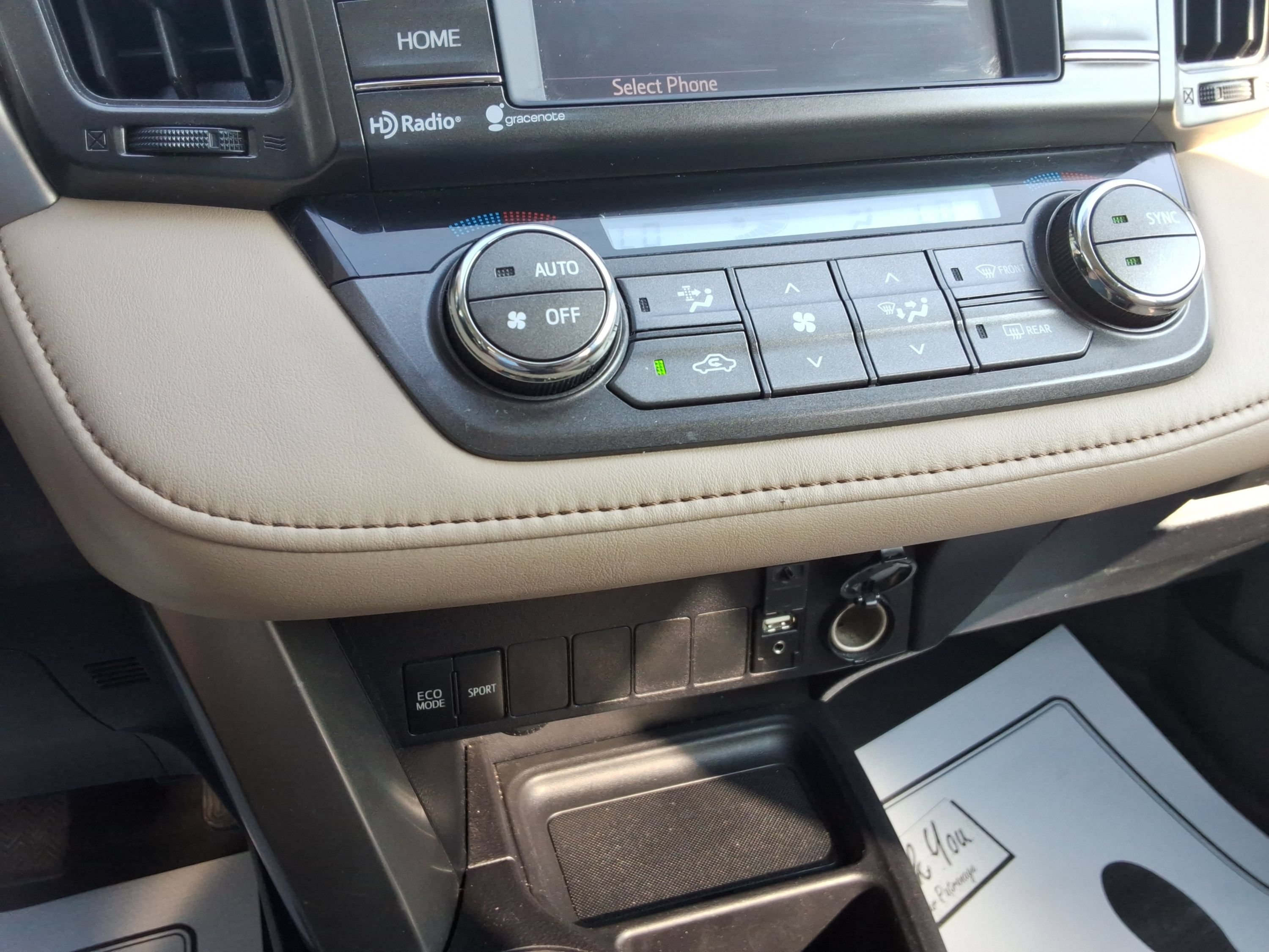 Used 2015 Toyota RAV4 XLE AWD/4WD image 17
