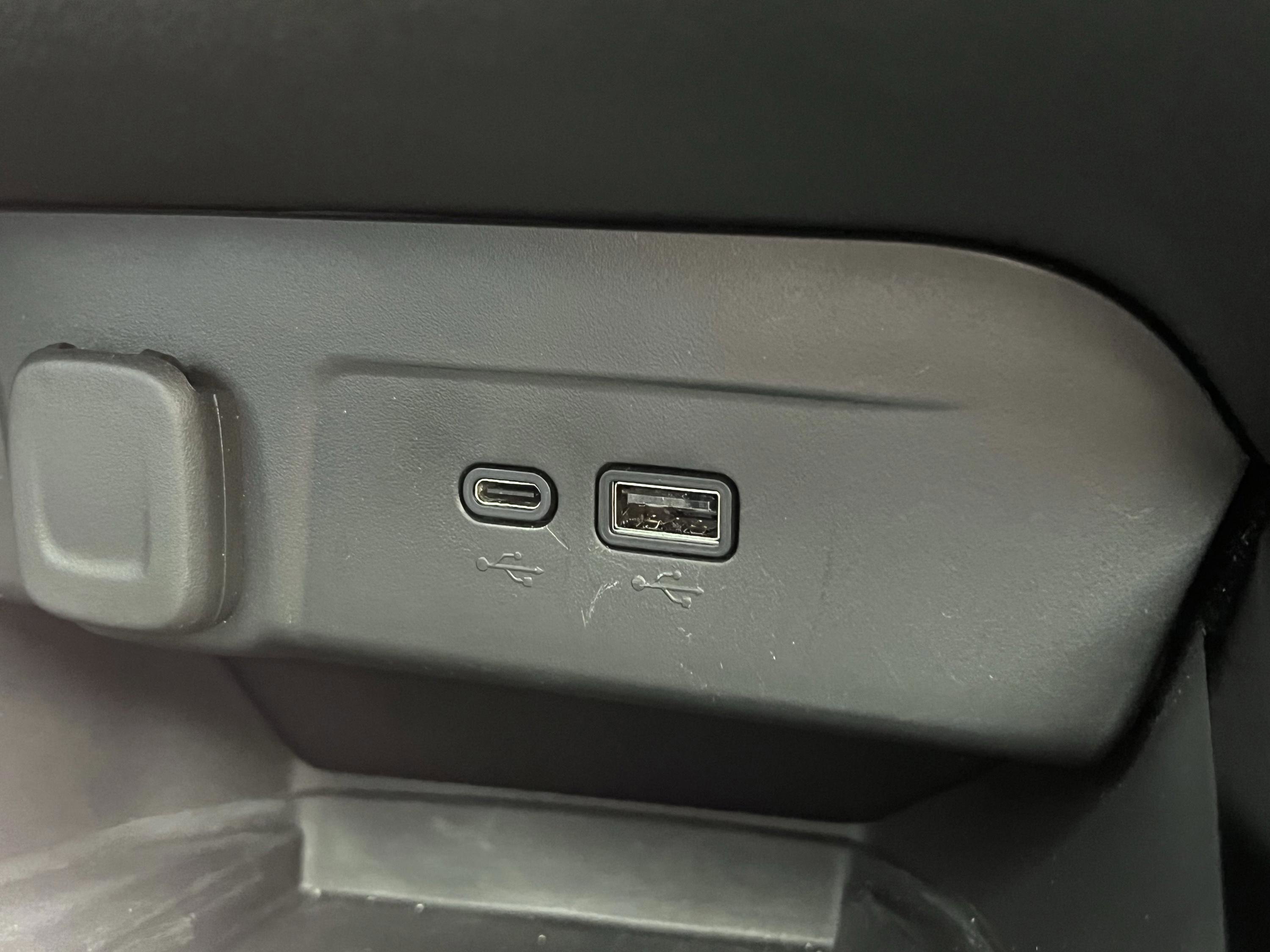 Used 2024 Chevrolet Trax RS w/ Sunroof Package image 28