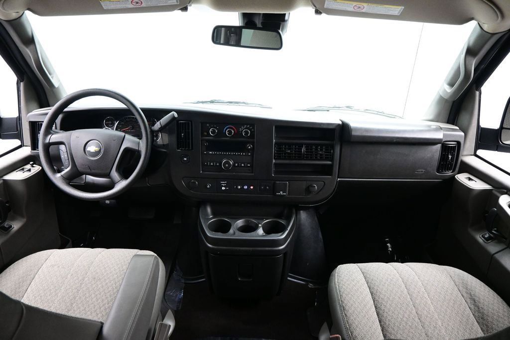 Used 2025 Chevrolet Express 3500 LT w/ LT Preferred Equipment Group RWD image 12