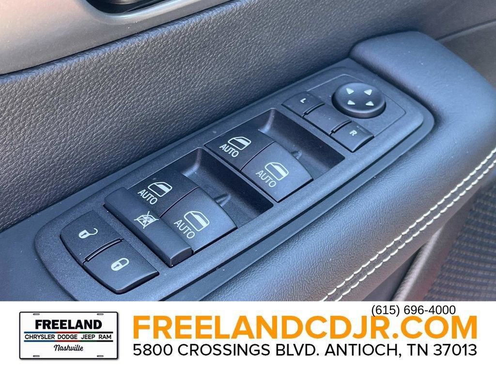 New 2026 Chrysler Pacifica Select image 22