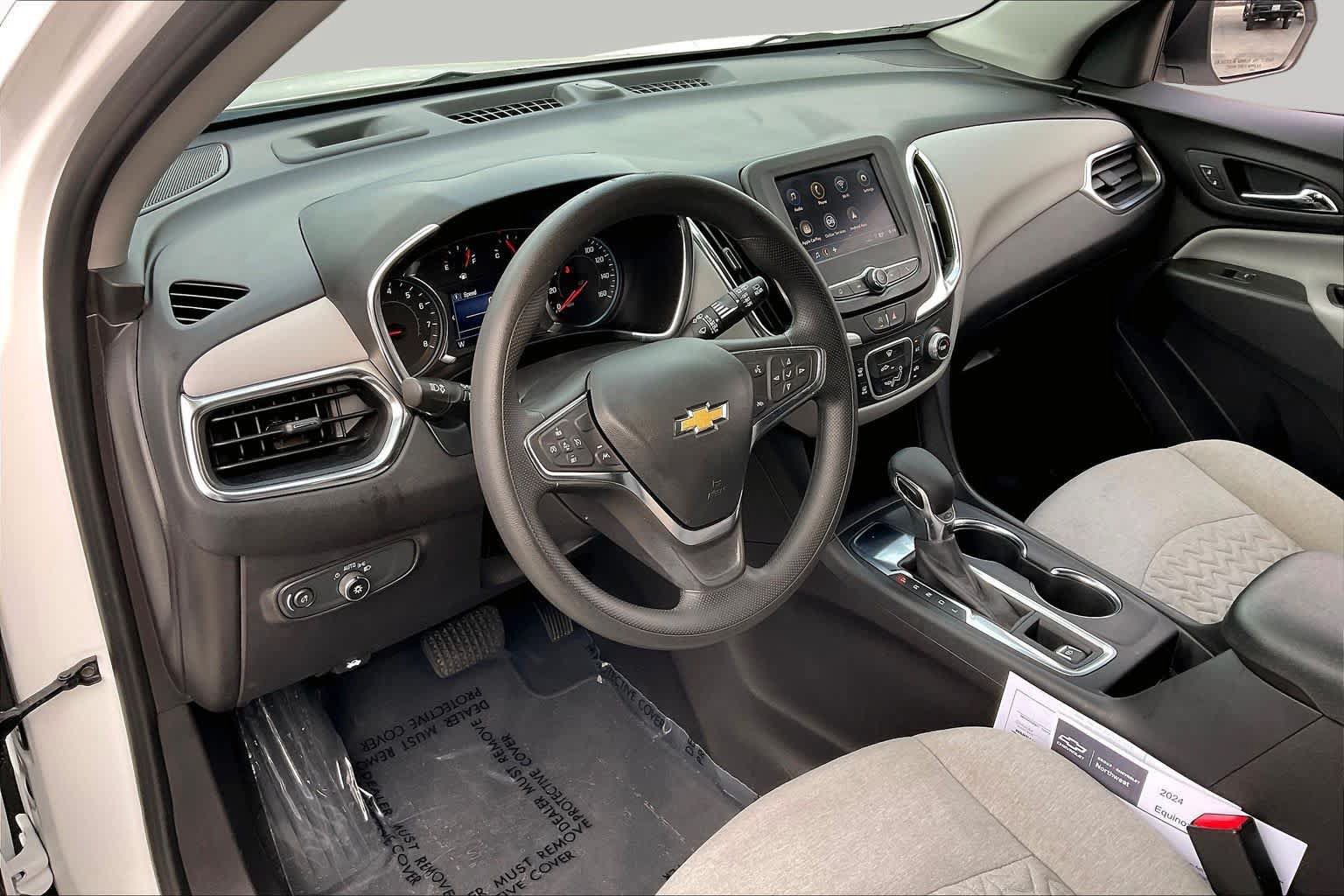 Used 2024 Chevrolet Equinox LS w/ LS Convenience Package FWD image 16