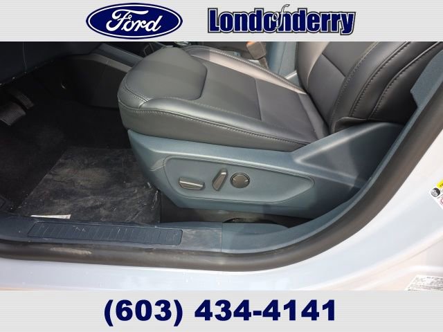 New 2026 Ford Maverick Lariat w/ Black Appearance Package image 20