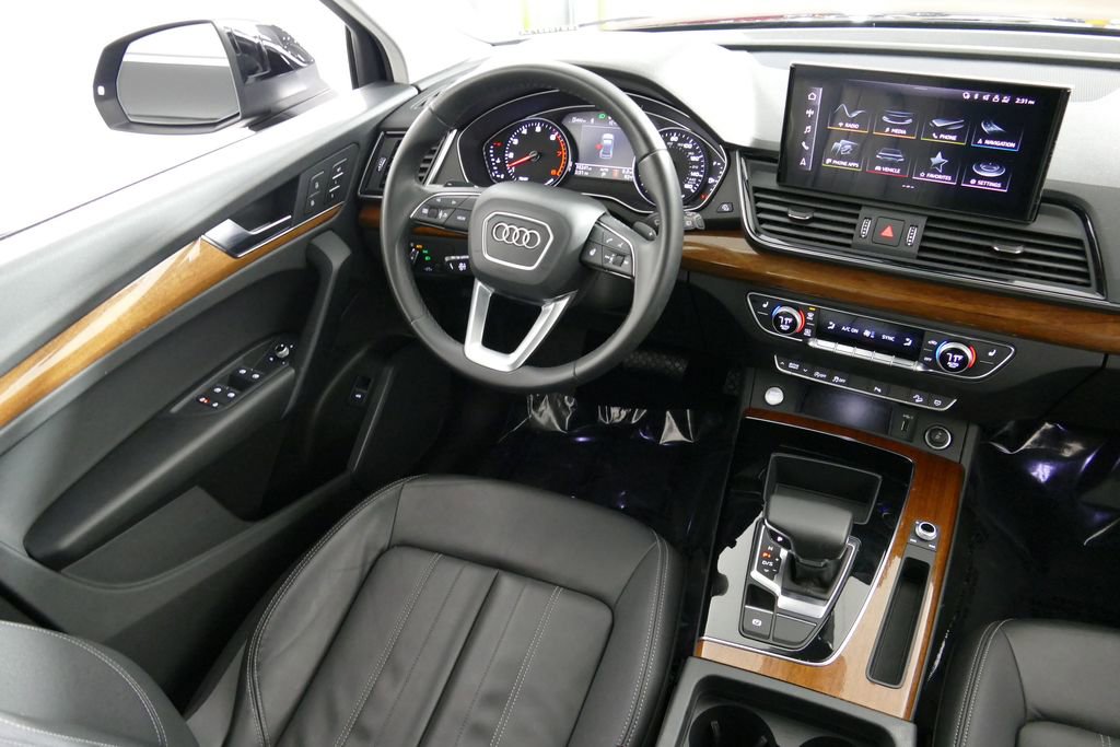 Used 2023 Audi Q5 2.0T Premium w/ Convenience Package AWD/4WD image 11