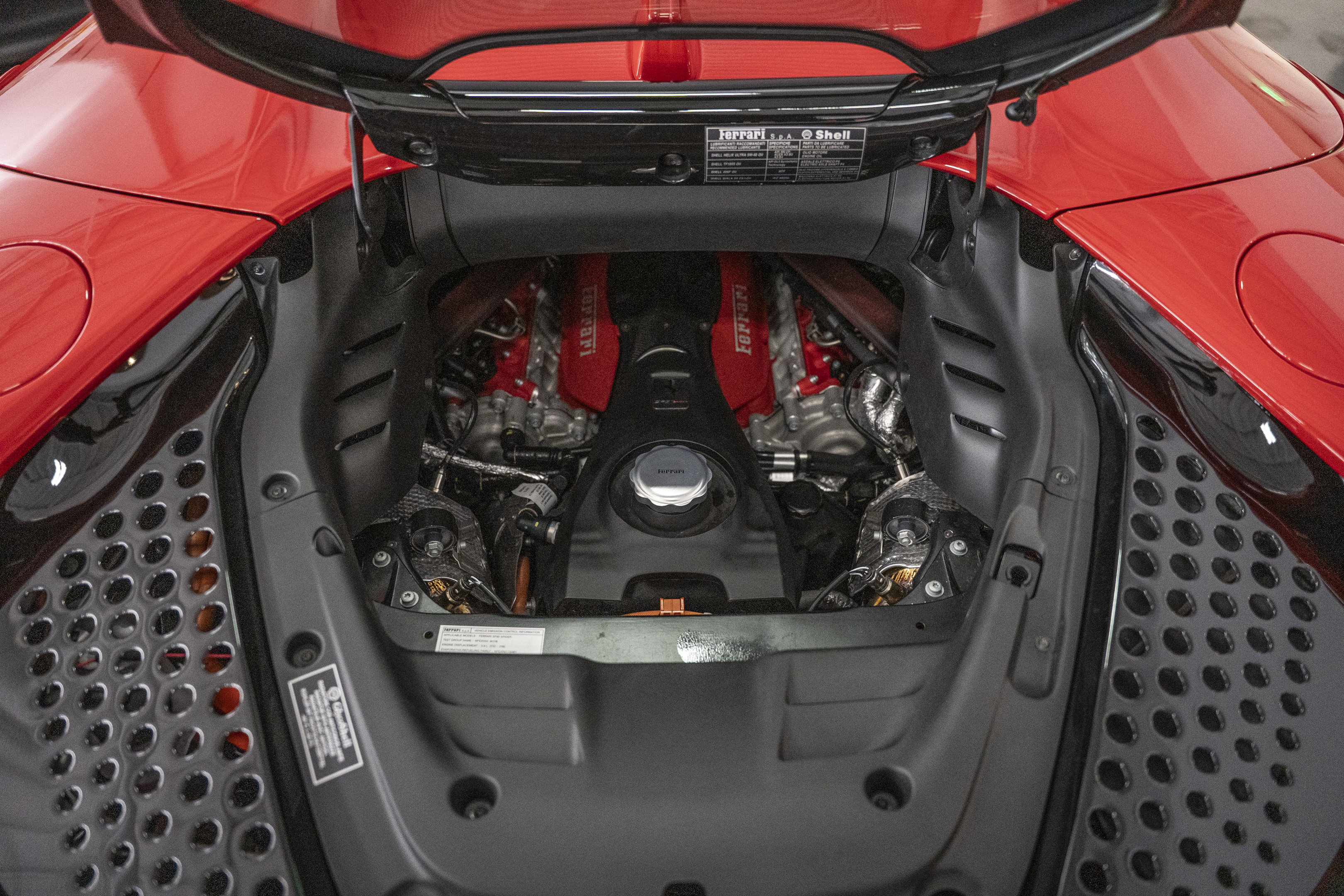 Used 2022 Ferrari SF90 Spider AWD/4WD image 56