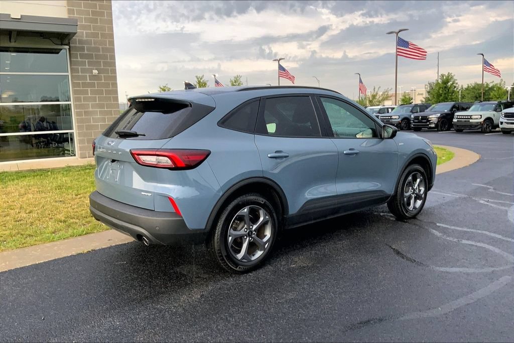Used 2025 Ford Escape ST-Line w/ Tech Pack #1 AWD/4WD image 6