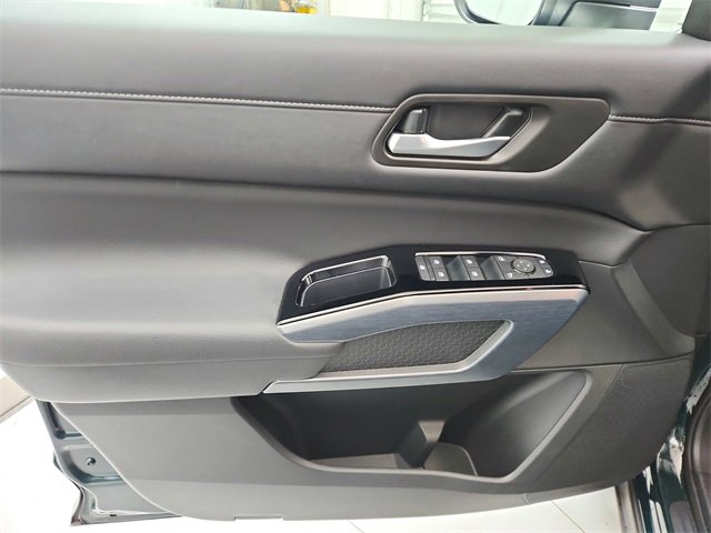 Used 2025 Nissan Pathfinder SL w/ SL Premium Package image 33