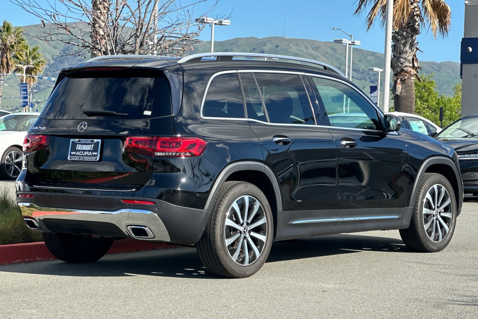 Used 2021 Mercedes-Benz GLB 250 image 4