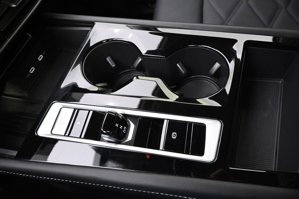 Used 2025 Volkswagen Atlas SE image 33