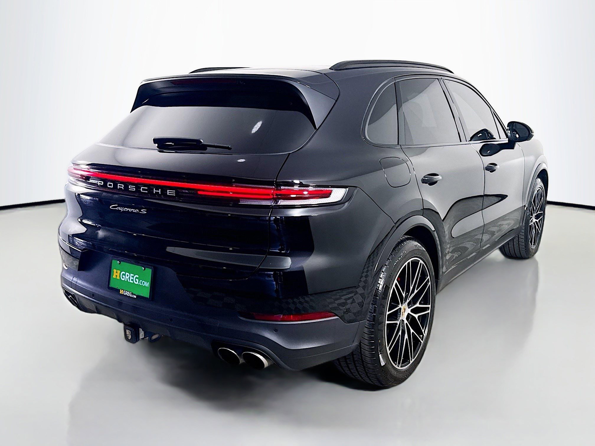 Used 2024 Porsche Cayenne S image 10