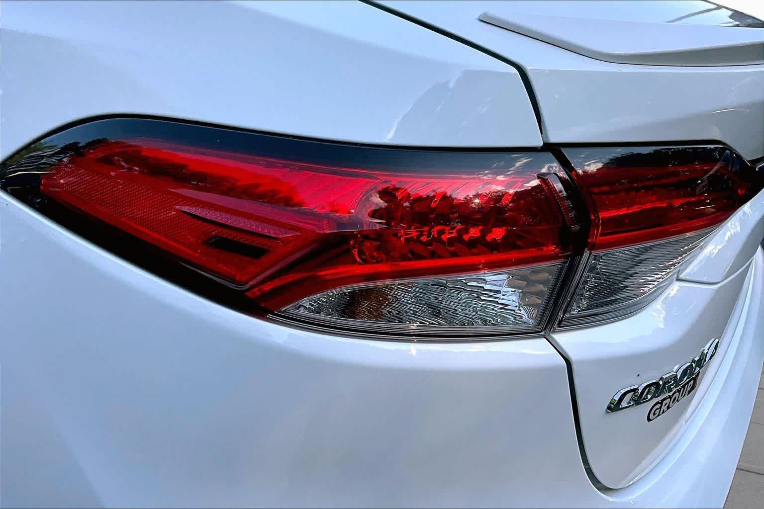 Certified 2024 Toyota Corolla SE w/ SE Premium Package FWD image 27