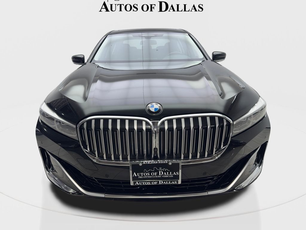 Used 2022 BMW 740i image 3