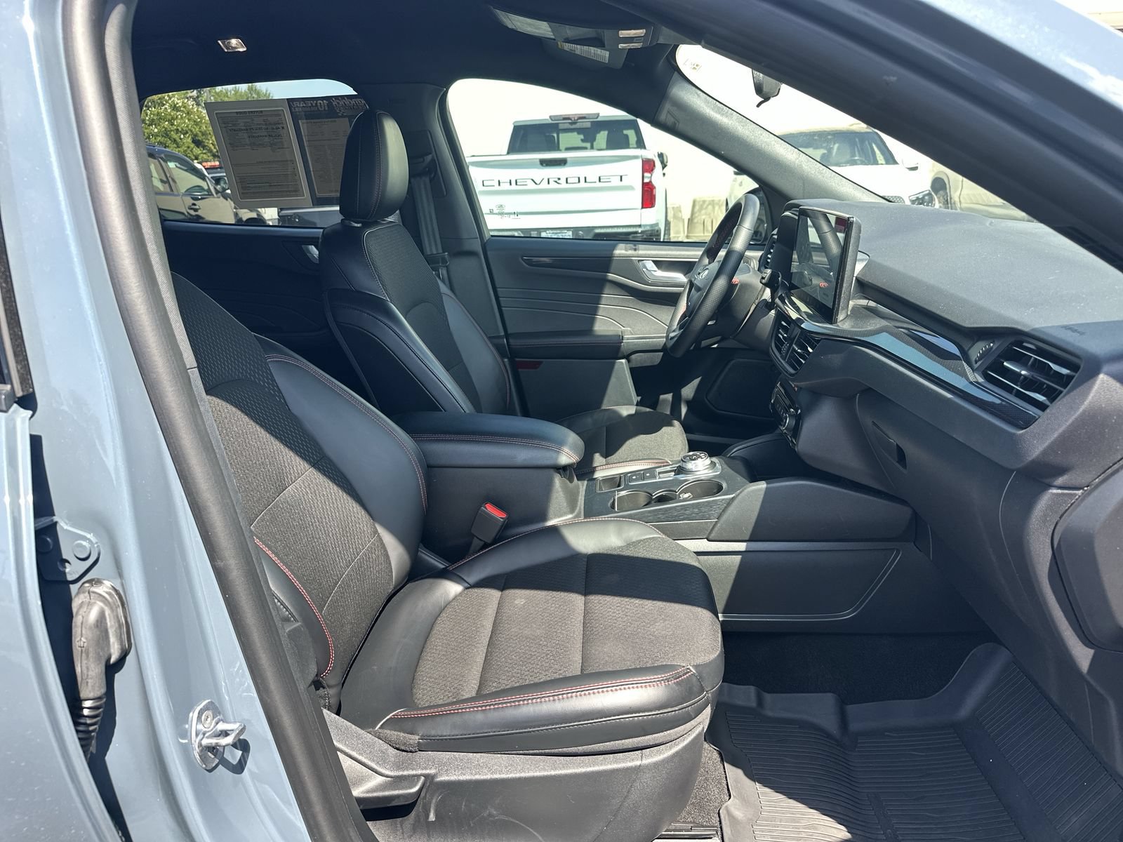 Used 2025 Ford Escape ST-Line w/ Equipment Group 301A FWD image 22