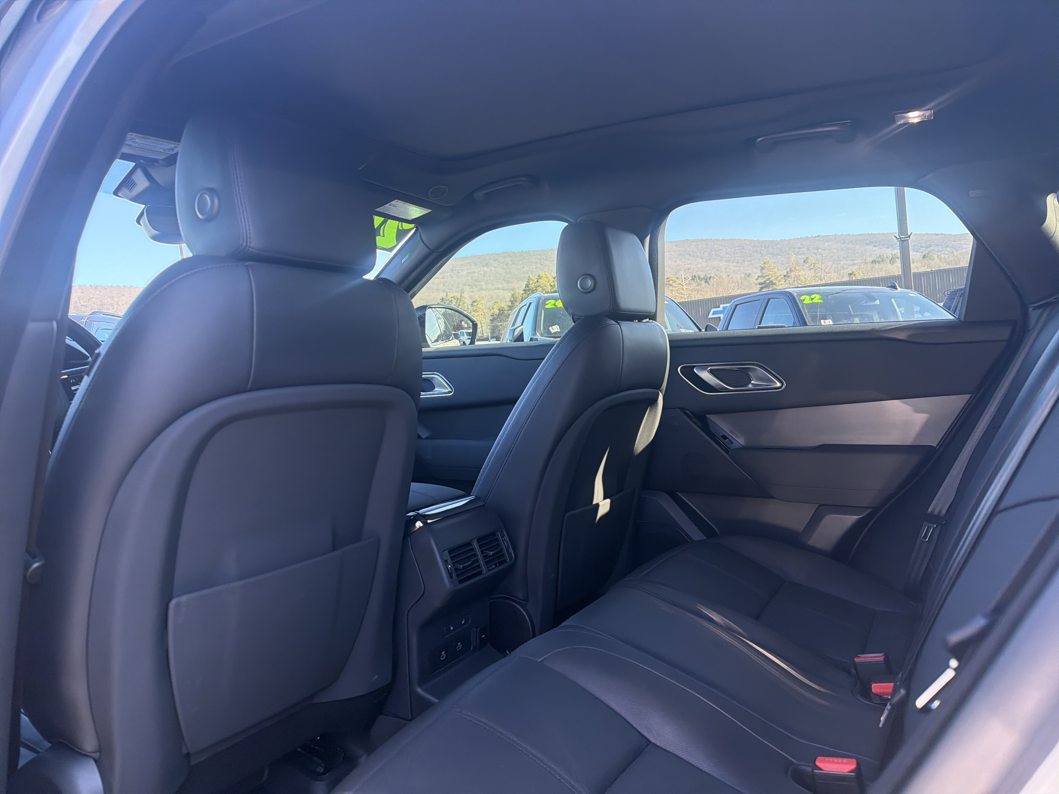 Used 2024 Land Rover Range Rover Velar Dynamic SE image 13