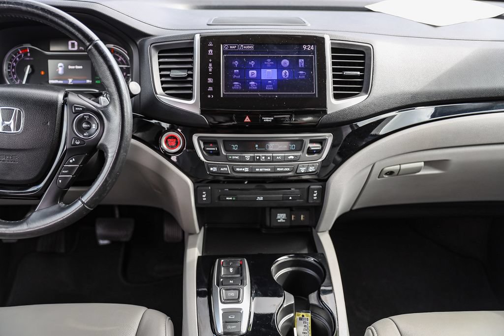 Used 2018 Honda Pilot Touring image 13