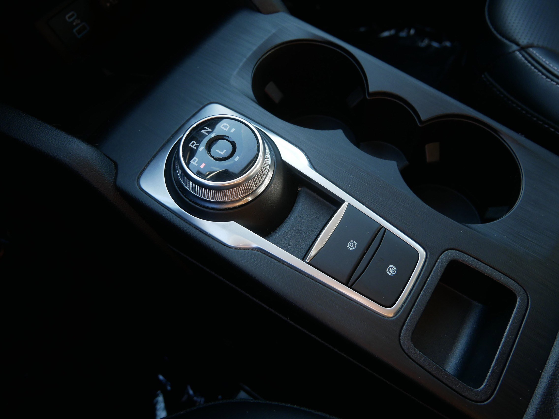 Used 2023 Ford Escape Platinum image 28