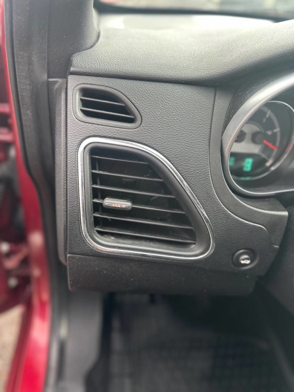 Used 2011 Chrysler 200 Touring image 13