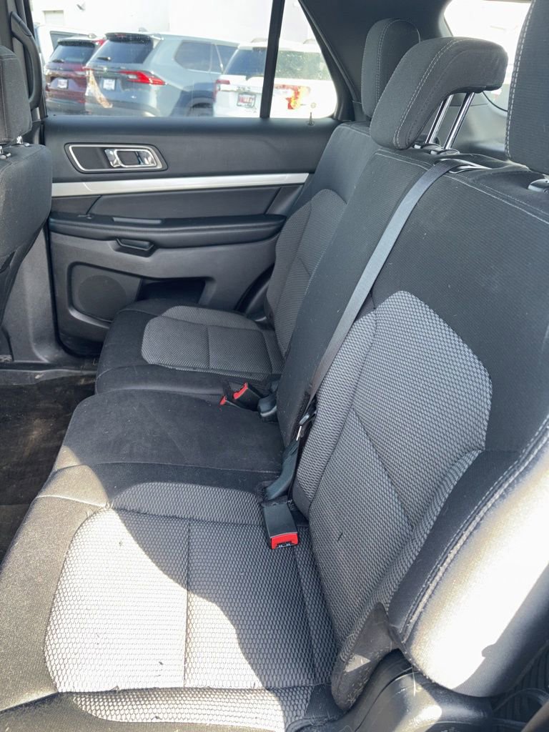 Used 2016 Ford Explorer XLT image 8