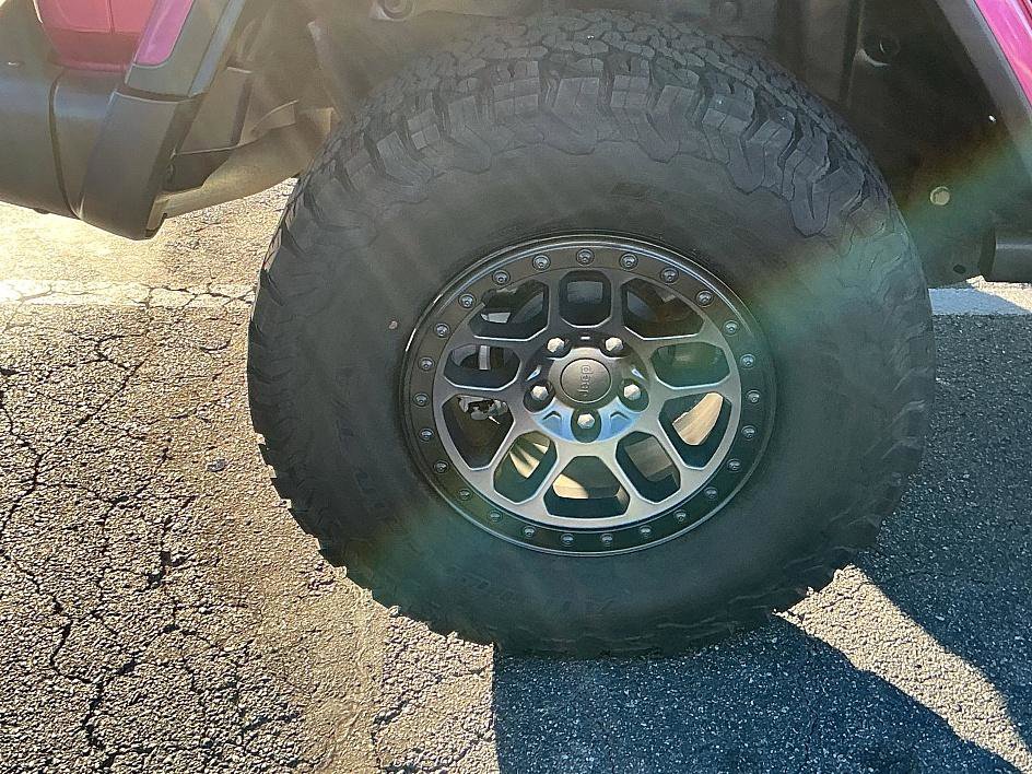 Used 2022 Jeep Wrangler Unlimited Rubicon w/ Xtreme Recon 35" Tire Package image 10