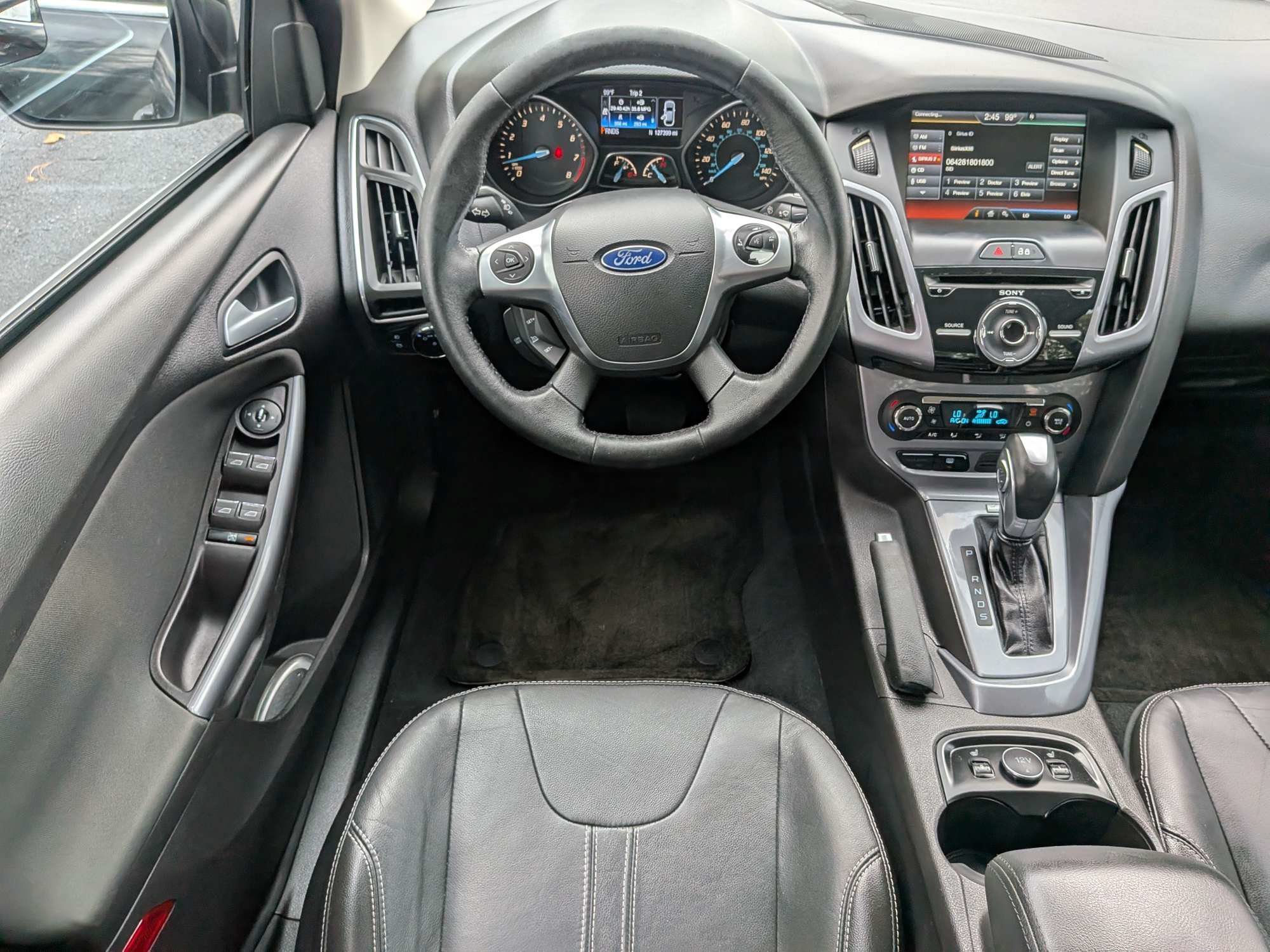 Used 2014 Ford Focus Titanium FWD image 17