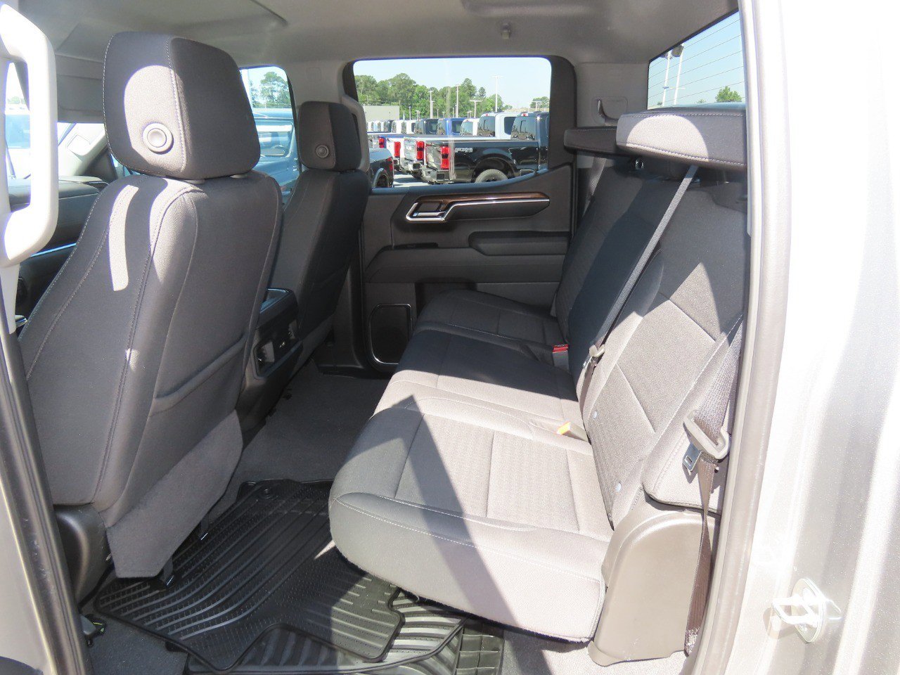 Used 2024 Chevrolet Silverado 1500 LT RWD image 18