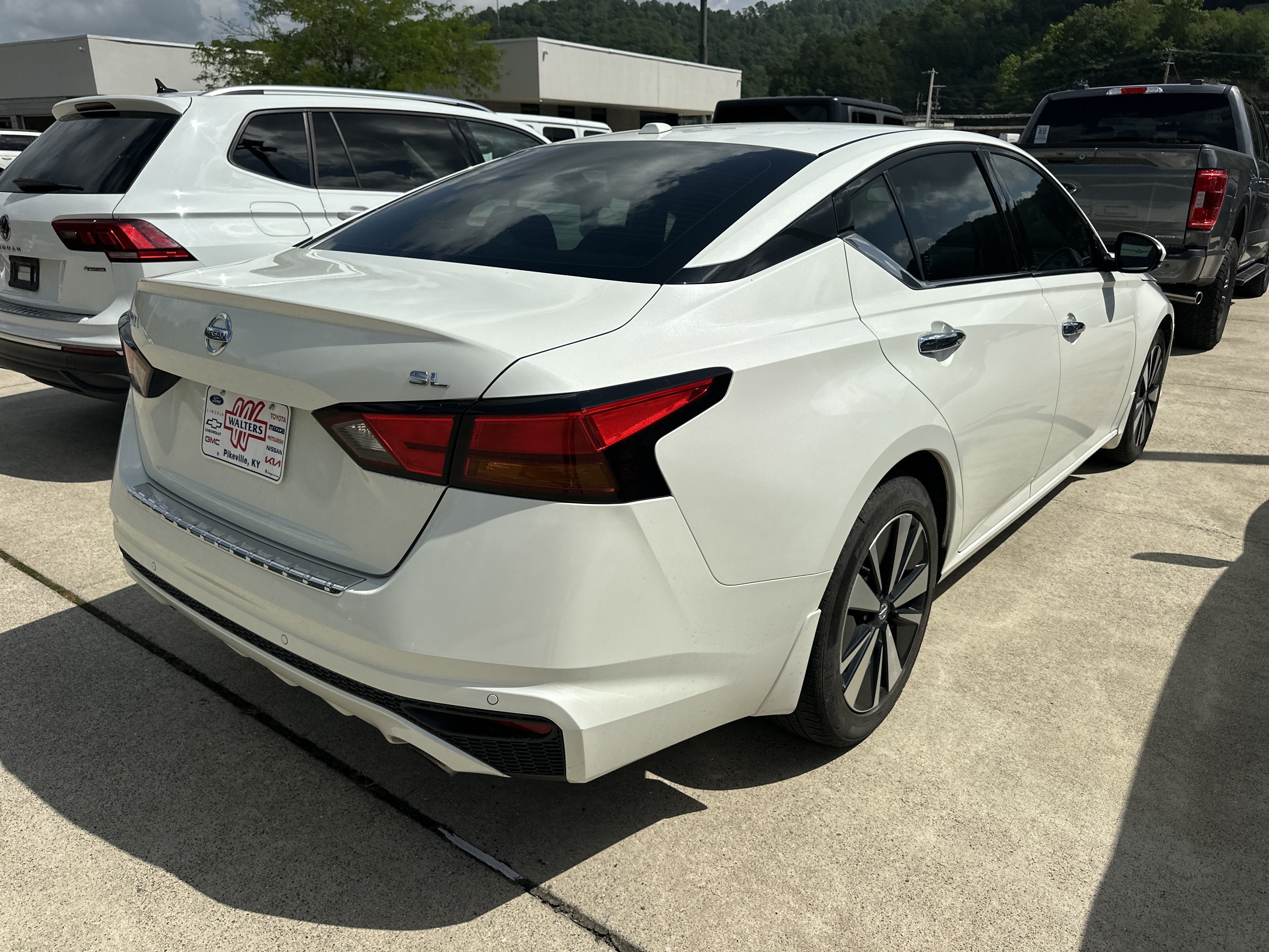 Used 2021 Nissan Altima 2.5 SL FWD image 4