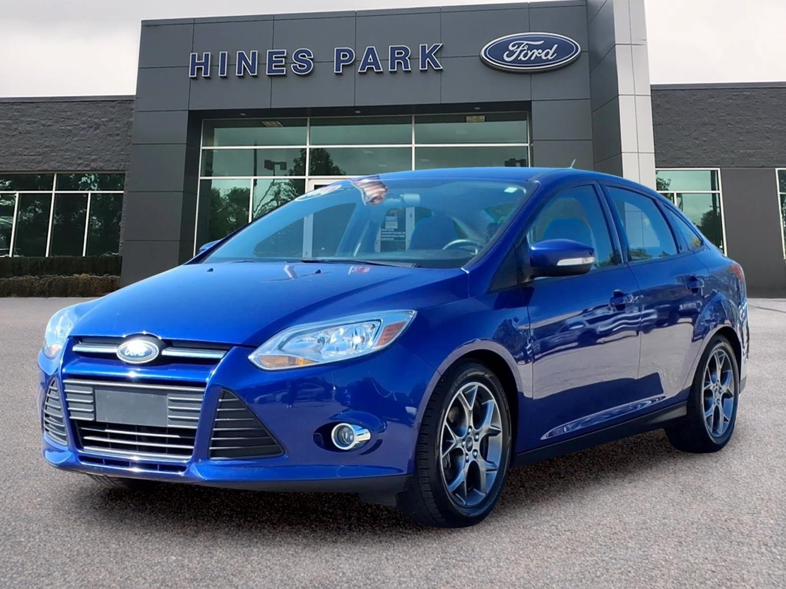 Used 2014 Ford Focus SE w/ Equipment Group 201A FWD image 3