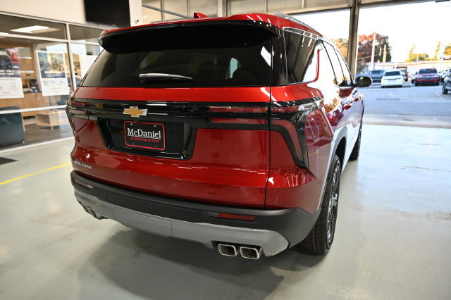 New 2027 Chevrolet Traverse LT w/ LPO, Floor Liner Package FWD image 5