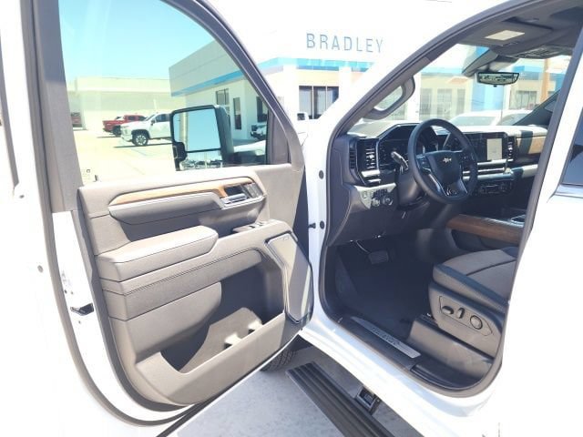 New 2026 Chevrolet Silverado 3500 High Country w/ Technology Package AWD/4WD image 32