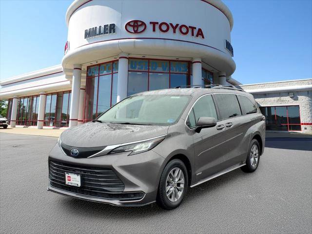 Certified 2021 Toyota Sienna LE