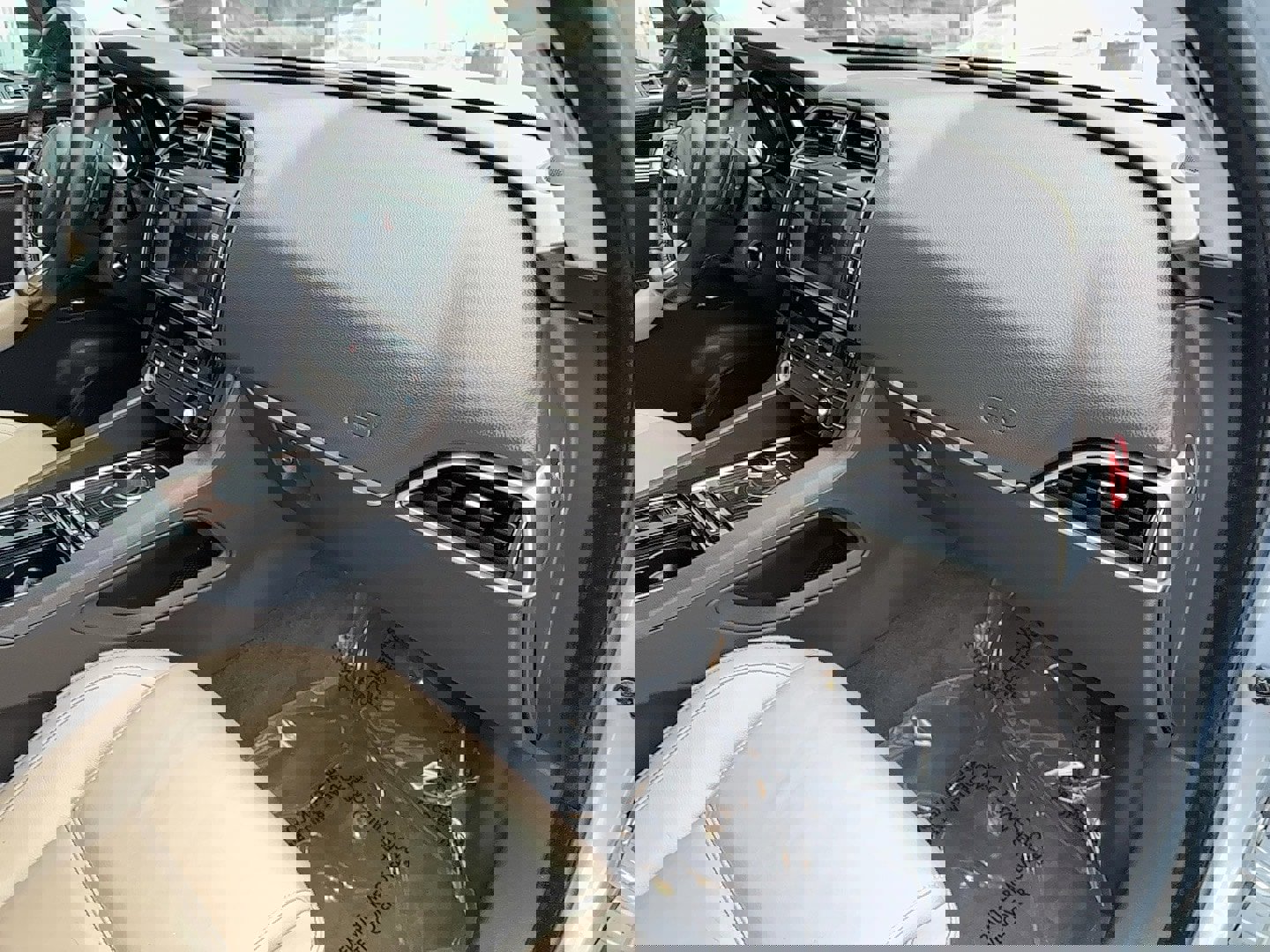 Used 2018 Jaguar F-PACE Prestige image 24