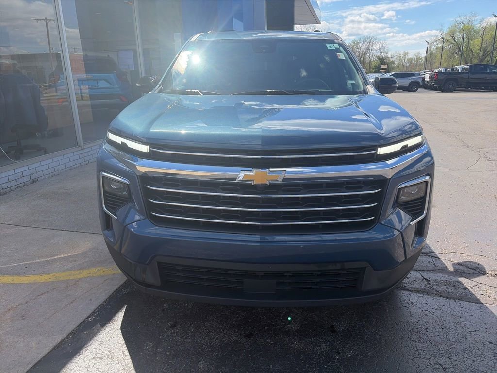 Used 2026 Chevrolet Traverse LT AWD/4WD image 4
