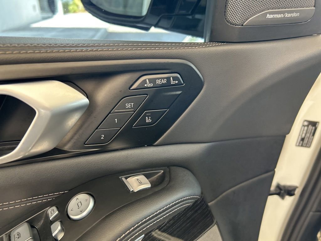 Used 2024 BMW X7 xDrive40i w/ M Sport Package image 55