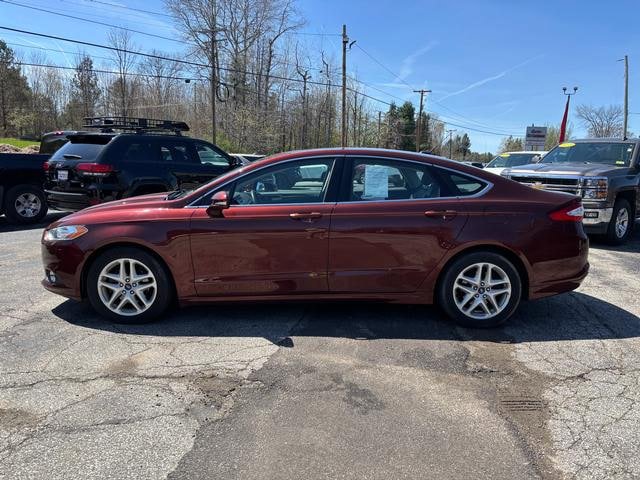 Used 2015 Ford Fusion SE FWD image 4