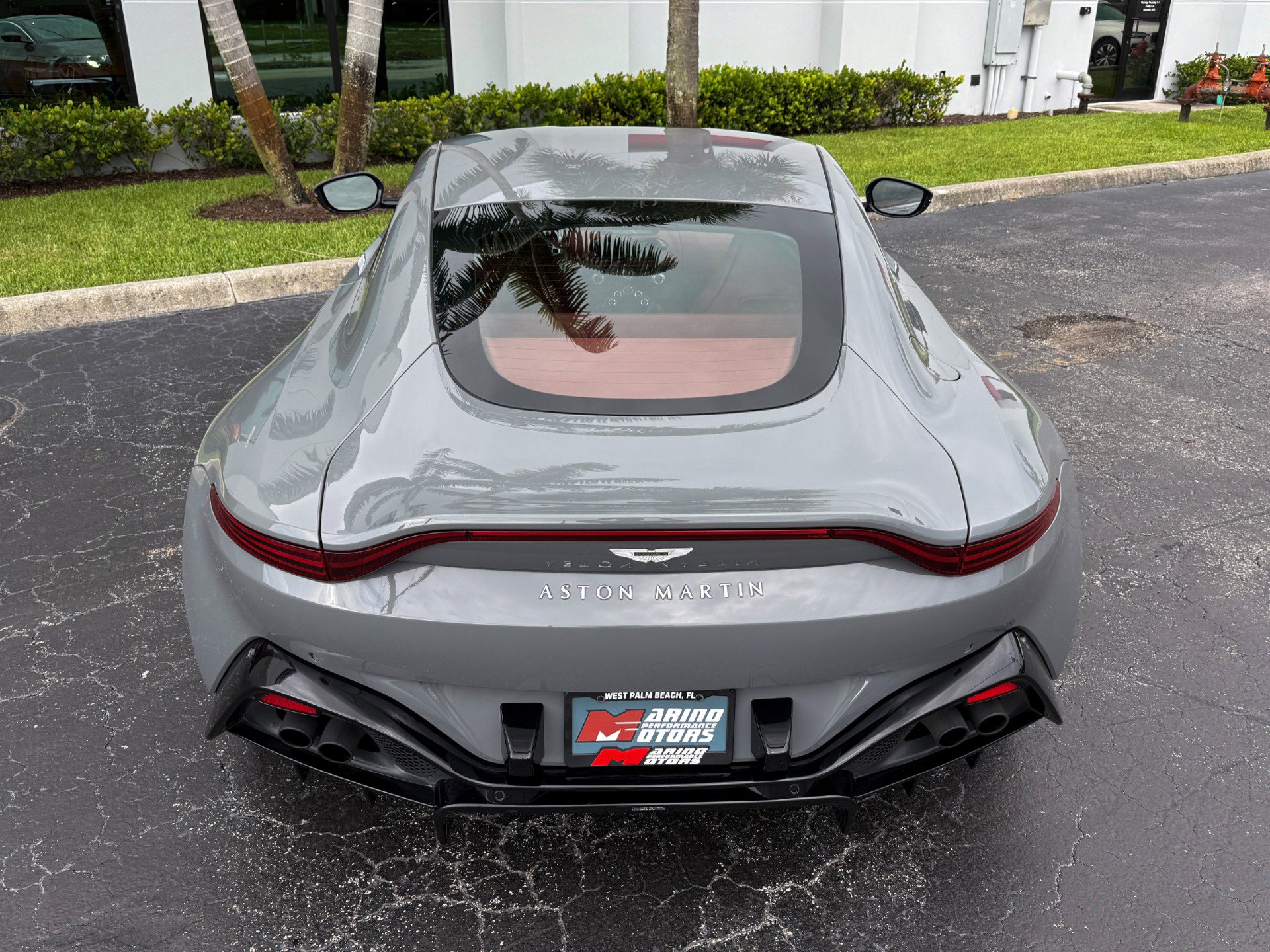 Used 2023 Aston Martin V8 Vantage Coupe image 18