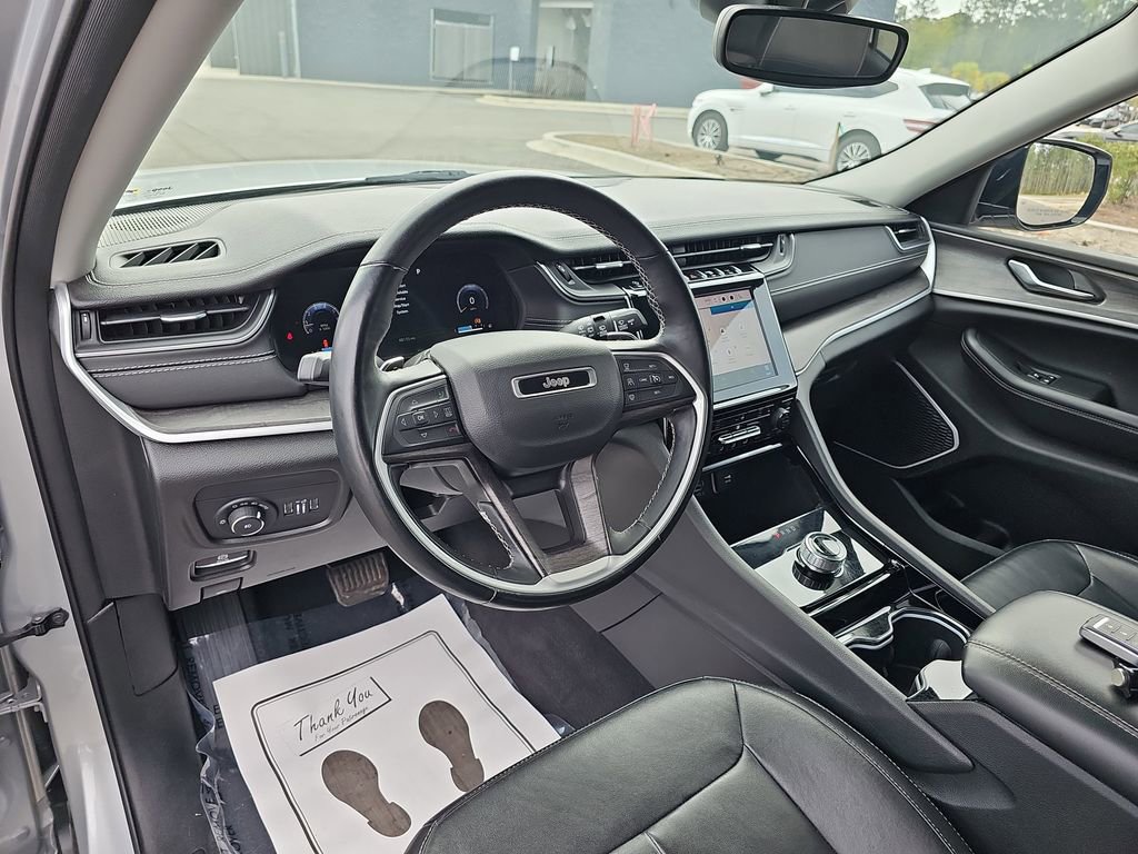 Used 2022 Jeep Grand Cherokee L Limited image 21