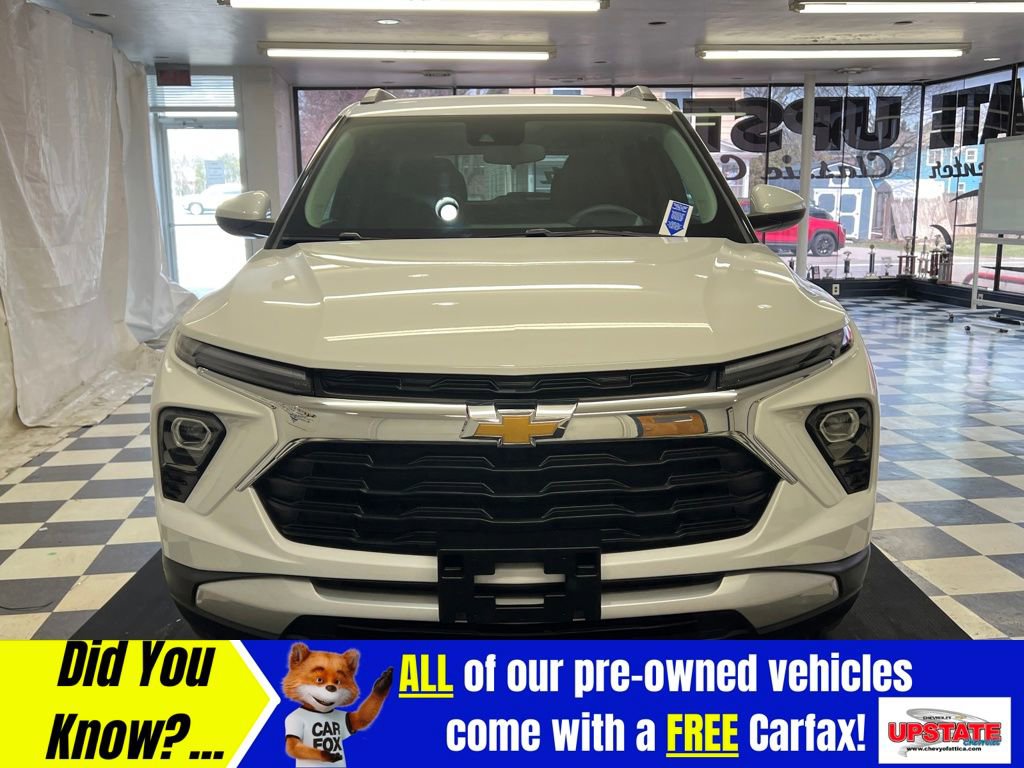 Used 2024 Chevrolet TrailBlazer LT image 2