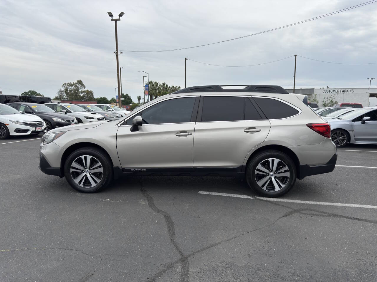 Used 2018 Subaru Outback 2.5i Limited image 6