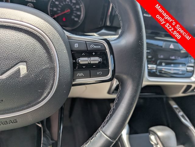 Used 2022 Kia Sorento S w/ Panoramic Sunroof Package FWD image 17