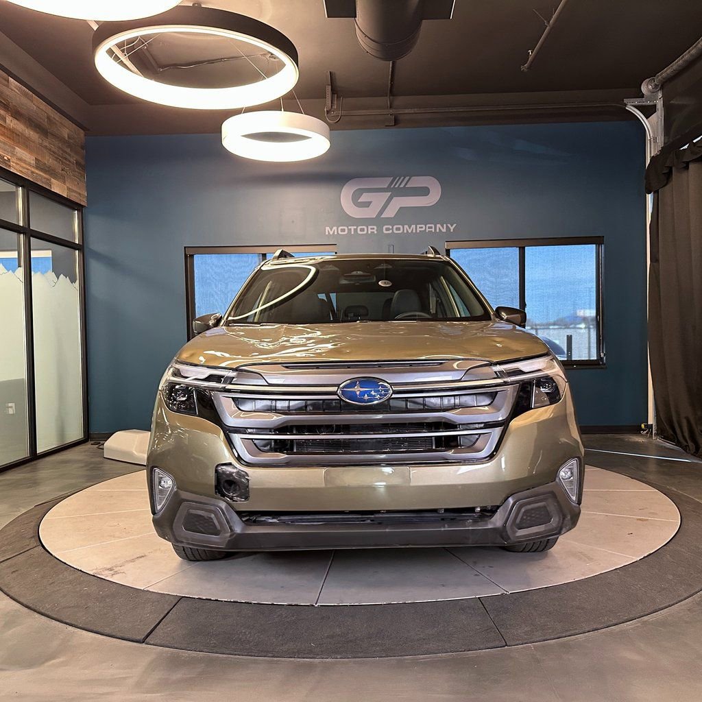Used 2025 Subaru Forester Limited image 8