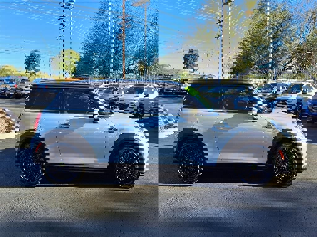 Used 2022 MINI Cooper SE image 11