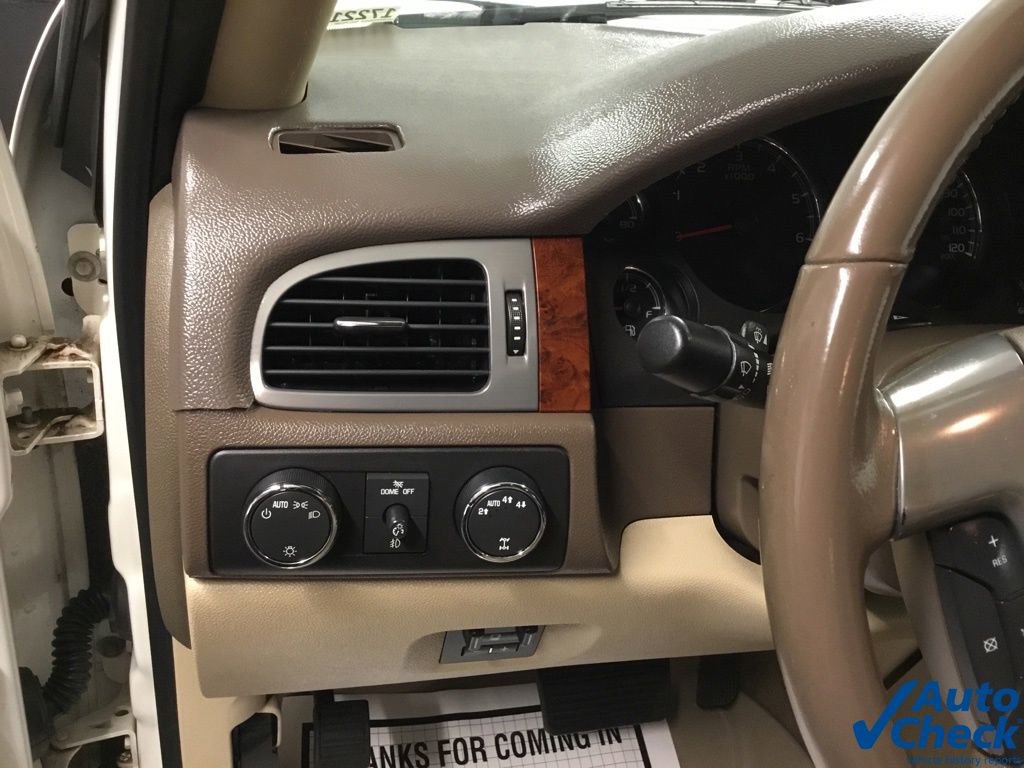 Used 2011 Chevrolet Avalanche LTZ image 34