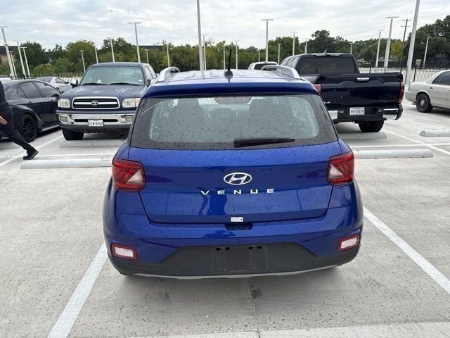 Used 2025 Hyundai Venue SEL FWD image 7